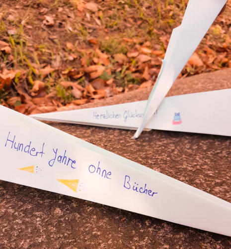 Aviones de papel / Papierflugzeuge
