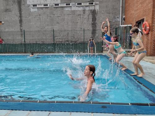 Comienza el campus de verano / Das Sommercamp beginnt