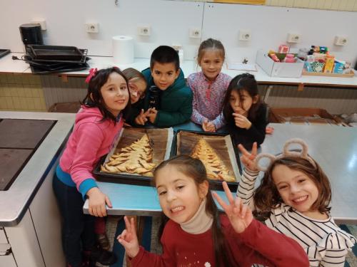 Celebrando las Festividades del Final de Año / Wir feiern die verschiedenen Feste am Jahresende