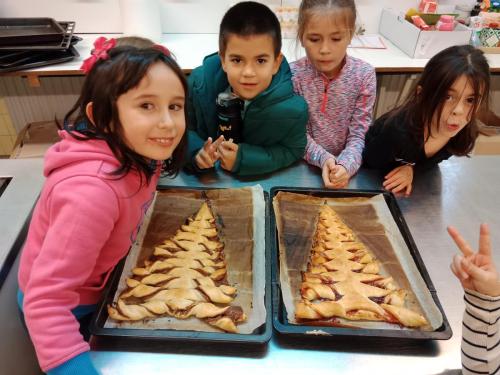 Celebrando las Festividades del Final de Año / Wir feiern die verschiedenen Feste am Jahresende