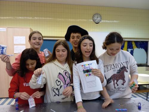 Proyecto anual de lectura, el Día Internacional de la Mujer, St. Patrick's Day y Purim / Jährliches Leseprojekt, Internationaler Frauentag, St. Patrick's Day und Purim