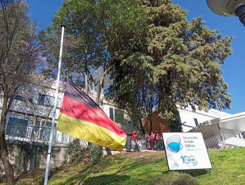 Por la Paz y la Libertad / Für Frieden und Freiheit