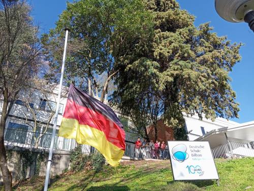 Por la Paz y la Libertad / Für Frieden und Freiheit