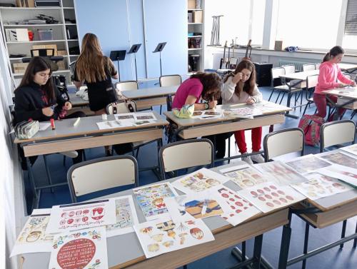 Proyectos de cocina, deportes, el Día de la Madre, la Pascua Ortodoxa y el Día de la Liberación / Küchenprojekte, Sport, Muttertag, orthodoxes Ostern und Tag der Befreiung