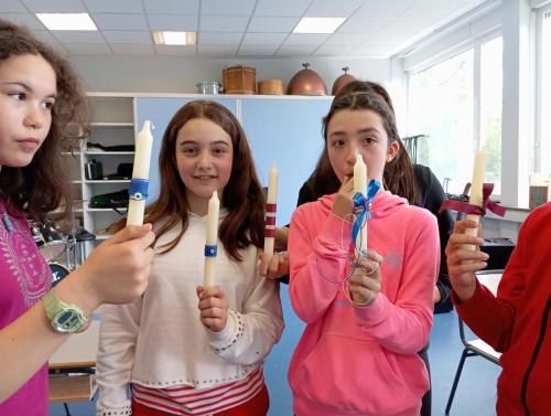 Proyectos de cocina, deportes, el Día de la Madre, la Pascua Ortodoxa y el Día de la Liberación / Küchenprojekte, Sport, Muttertag, orthodoxes Ostern und Tag der Befreiung