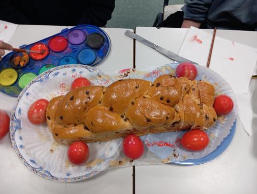 Proyectos de cocina, deportes, el Día de la Madre, la Pascua Ortodoxa y el Día de la Liberación / Küchenprojekte, Sport, Muttertag, orthodoxes Ostern und Tag der Befreiung
