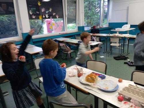 Proyectos de cocina, deportes, el Día de la Madre, la Pascua Ortodoxa y el Día de la Liberación / Küchenprojekte, Sport, Muttertag, orthodoxes Ostern und Tag der Befreiung
