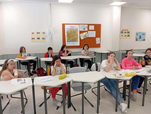 Proyectos de cocina, deportes, el Día de la Madre, la Pascua Ortodoxa y el Día de la Liberación / Küchenprojekte, Sport, Muttertag, orthodoxes Ostern und Tag der Befreiung