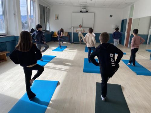 Proyectos de cocina, deportes, el Día de la Madre, la Pascua Ortodoxa y el Día de la Liberación / Küchenprojekte, Sport, Muttertag, orthodoxes Ostern und Tag der Befreiung