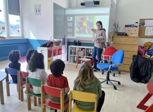 Proyectos de cocina, deportes, el Día de la Madre, la Pascua Ortodoxa y el Día de la Liberación / Küchenprojekte, Sport, Muttertag, orthodoxes Ostern und Tag der Befreiung