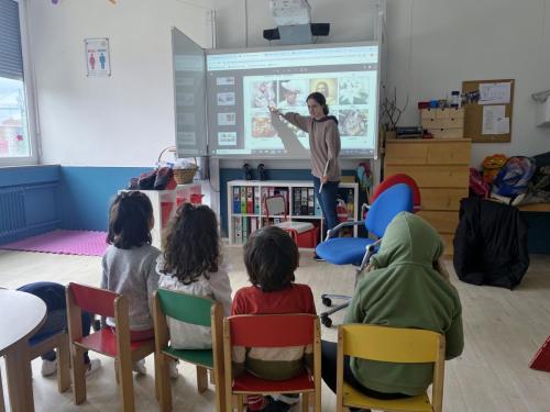 Proyectos de cocina, deportes, el Día de la Madre, la Pascua Ortodoxa y el Día de la Liberación / Küchenprojekte, Sport, Muttertag, orthodoxes Ostern und Tag der Befreiung