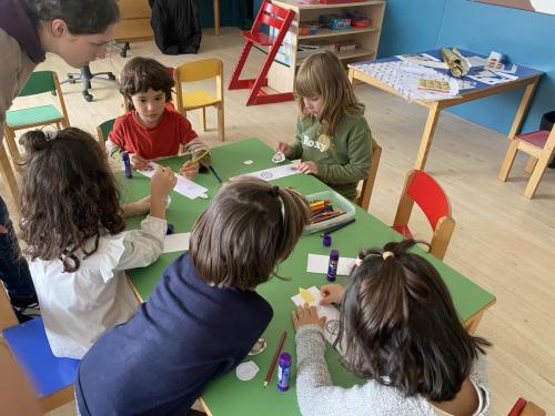Proyectos de cocina, deportes, el Día de la Madre, la Pascua Ortodoxa y el Día de la Liberación / Küchenprojekte, Sport, Muttertag, orthodoxes Ostern und Tag der Befreiung