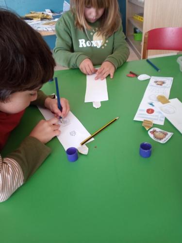 Proyectos de cocina, deportes, el Día de la Madre, la Pascua Ortodoxa y el Día de la Liberación / Küchenprojekte, Sport, Muttertag, orthodoxes Ostern und Tag der Befreiung