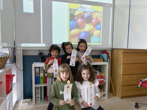 Proyectos de cocina, deportes, el Día de la Madre, la Pascua Ortodoxa y el Día de la Liberación / Küchenprojekte, Sport, Muttertag, orthodoxes Ostern und Tag der Befreiung
