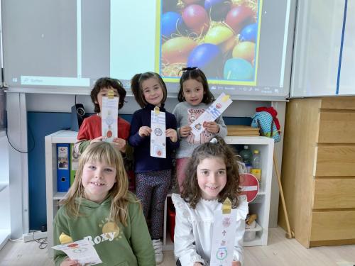 Proyectos de cocina, deportes, el Día de la Madre, la Pascua Ortodoxa y el Día de la Liberación / Küchenprojekte, Sport, Muttertag, orthodoxes Ostern und Tag der Befreiung