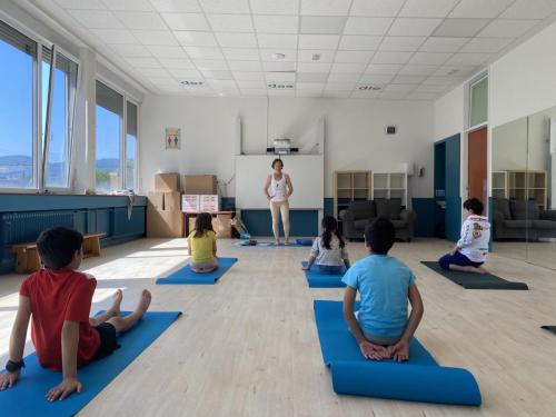 Proyectos de cocina, deportes, el Día de la Madre, la Pascua Ortodoxa y el Día de la Liberación / Küchenprojekte, Sport, Muttertag, orthodoxes Ostern und Tag der Befreiung