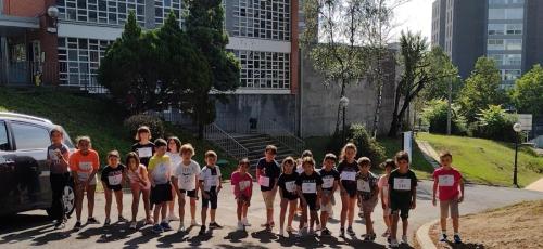 Explorando el Congo: Desafíos y Recursos Naturales – 4ta Etapa del Tour de France, Música y Hockey sobre ruedas / Wir erkunden den Kongo: Herausforderungen und natürliche Ressourcen – 4. Etappe der Tour de France, Musik und Inline Hockey