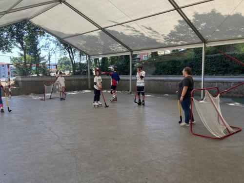 Explorando el Congo: Desafíos y Recursos Naturales – 4ta Etapa del Tour de France, Música y Hockey sobre ruedas / Wir erkunden den Kongo: Herausforderungen und natürliche Ressourcen – 4. Etappe der Tour de France, Musik und Inline Hockey