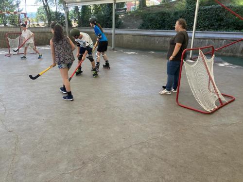 Explorando el Congo: Desafíos y Recursos Naturales – 4ta Etapa del Tour de France, Música y Hockey sobre ruedas / Wir erkunden den Kongo: Herausforderungen und natürliche Ressourcen – 4. Etappe der Tour de France, Musik und Inline Hockey