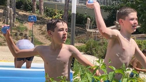 Explorando el Congo: Desafíos y Recursos Naturales – 4ta Etapa del Tour de France, Música y Hockey sobre ruedas / Wir erkunden den Kongo: Herausforderungen und natürliche Ressourcen – 4. Etappe der Tour de France, Musik und Inline Hockey