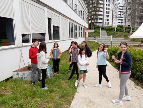Proyecto STEM de pluviómetros, preparación para los exámenes oficiales, evento sobre el Campeonato Europeo de Atletismo y merendolas de fin de curso / STEM-Projekt mit Regenmessern, Vorbereitung auf offizielle Prüfungen, Event zur Leichtathletik Europameisterschaft und Abschlussfeiern am Ende des Kurses