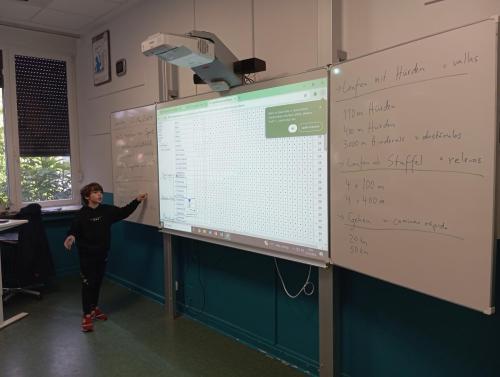 Proyecto STEM de pluviómetros, preparación para los exámenes oficiales, evento sobre el Campeonato Europeo de Atletismo y merendolas de fin de curso / STEM-Projekt mit Regenmessern, Vorbereitung auf offizielle Prüfungen, Event zur Leichtathletik Europameisterschaft und Abschlussfeiern am Ende des Kurses