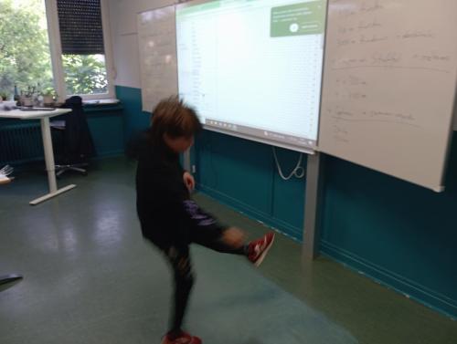 Proyecto STEM de pluviómetros, preparación para los exámenes oficiales, evento sobre el Campeonato Europeo de Atletismo y merendolas de fin de curso / STEM-Projekt mit Regenmessern, Vorbereitung auf offizielle Prüfungen, Event zur Leichtathletik Europameisterschaft und Abschlussfeiern am Ende des Kurses