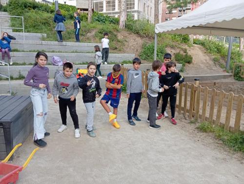 Proyecto STEM de pluviómetros, preparación para los exámenes oficiales, evento sobre el Campeonato Europeo de Atletismo y merendolas de fin de curso / STEM-Projekt mit Regenmessern, Vorbereitung auf offizielle Prüfungen, Event zur Leichtathletik Europameisterschaft und Abschlussfeiern am Ende des Kurses