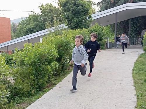 Proyecto STEM de pluviómetros, preparación para los exámenes oficiales, evento sobre el Campeonato Europeo de Atletismo y merendolas de fin de curso / STEM-Projekt mit Regenmessern, Vorbereitung auf offizielle Prüfungen, Event zur Leichtathletik Europameisterschaft und Abschlussfeiern am Ende des Kurses