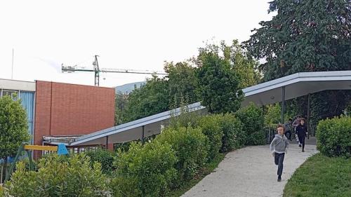 Proyecto STEM de pluviómetros, preparación para los exámenes oficiales, evento sobre el Campeonato Europeo de Atletismo y merendolas de fin de curso / STEM-Projekt mit Regenmessern, Vorbereitung auf offizielle Prüfungen, Event zur Leichtathletik Europameisterschaft und Abschlussfeiern am Ende des Kurses