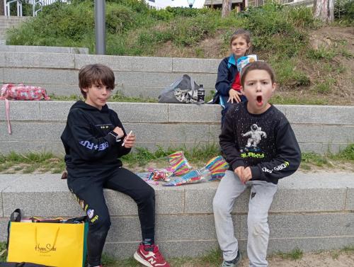 Proyecto STEM de pluviómetros, preparación para los exámenes oficiales, evento sobre el Campeonato Europeo de Atletismo y merendolas de fin de curso / STEM-Projekt mit Regenmessern, Vorbereitung auf offizielle Prüfungen, Event zur Leichtathletik Europameisterschaft und Abschlussfeiern am Ende des Kurses
