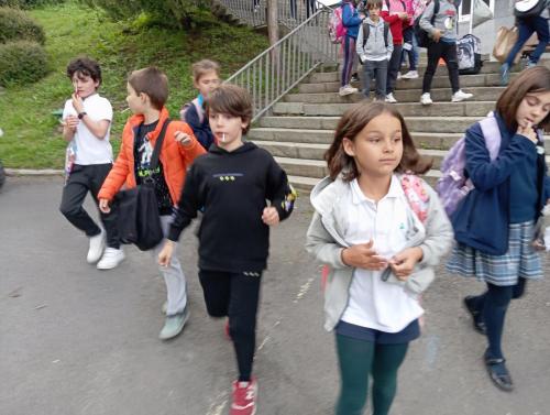 Proyecto STEM de pluviómetros, preparación para los exámenes oficiales, evento sobre el Campeonato Europeo de Atletismo y merendolas de fin de curso / STEM-Projekt mit Regenmessern, Vorbereitung auf offizielle Prüfungen, Event zur Leichtathletik Europameisterschaft und Abschlussfeiern am Ende des Kurses