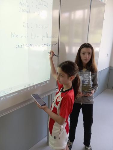Proyecto STEM de pluviómetros, preparación para los exámenes oficiales, evento sobre el Campeonato Europeo de Atletismo y merendolas de fin de curso / STEM-Projekt mit Regenmessern, Vorbereitung auf offizielle Prüfungen, Event zur Leichtathletik Europameisterschaft und Abschlussfeiern am Ende des Kurses