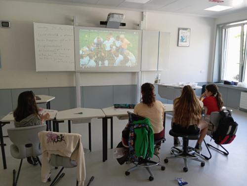 Proyecto STEM de pluviómetros, preparación para los exámenes oficiales, evento sobre el Campeonato Europeo de Atletismo y merendolas de fin de curso / STEM-Projekt mit Regenmessern, Vorbereitung auf offizielle Prüfungen, Event zur Leichtathletik Europameisterschaft und Abschlussfeiern am Ende des Kurses