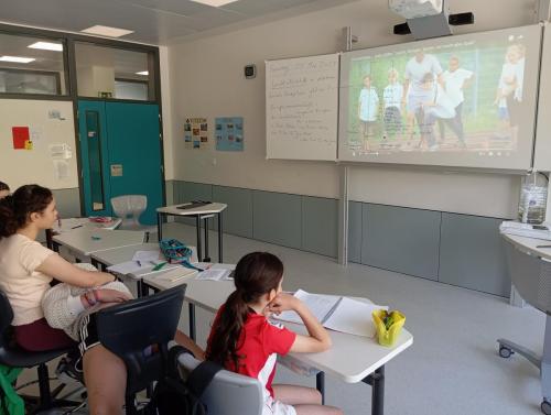 Proyecto STEM de pluviómetros, preparación para los exámenes oficiales, evento sobre el Campeonato Europeo de Atletismo y merendolas de fin de curso / STEM-Projekt mit Regenmessern, Vorbereitung auf offizielle Prüfungen, Event zur Leichtathletik Europameisterschaft und Abschlussfeiern am Ende des Kurses