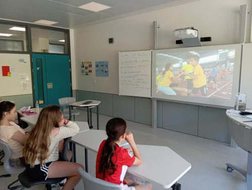 Proyecto STEM de pluviómetros, preparación para los exámenes oficiales, evento sobre el Campeonato Europeo de Atletismo y merendolas de fin de curso / STEM-Projekt mit Regenmessern, Vorbereitung auf offizielle Prüfungen, Event zur Leichtathletik Europameisterschaft und Abschlussfeiern am Ende des Kurses