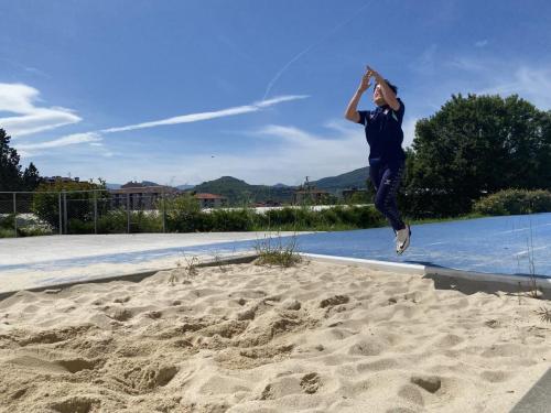Proyecto STEM de pluviómetros, preparación para los exámenes oficiales, evento sobre el Campeonato Europeo de Atletismo y merendolas de fin de curso / STEM-Projekt mit Regenmessern, Vorbereitung auf offizielle Prüfungen, Event zur Leichtathletik Europameisterschaft und Abschlussfeiern am Ende des Kurses