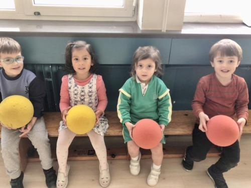 Proyecto STEM de pluviómetros, preparación para los exámenes oficiales, evento sobre el Campeonato Europeo de Atletismo y merendolas de fin de curso / STEM-Projekt mit Regenmessern, Vorbereitung auf offizielle Prüfungen, Event zur Leichtathletik Europameisterschaft und Abschlussfeiern am Ende des Kurses