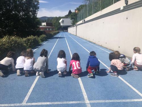 Proyecto STEM de pluviómetros, preparación para los exámenes oficiales, evento sobre el Campeonato Europeo de Atletismo y merendolas de fin de curso / STEM-Projekt mit Regenmessern, Vorbereitung auf offizielle Prüfungen, Event zur Leichtathletik Europameisterschaft und Abschlussfeiern am Ende des Kurses