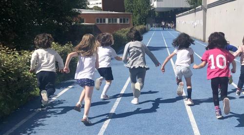 Proyecto STEM de pluviómetros, preparación para los exámenes oficiales, evento sobre el Campeonato Europeo de Atletismo y merendolas de fin de curso / STEM-Projekt mit Regenmessern, Vorbereitung auf offizielle Prüfungen, Event zur Leichtathletik Europameisterschaft und Abschlussfeiern am Ende des Kurses