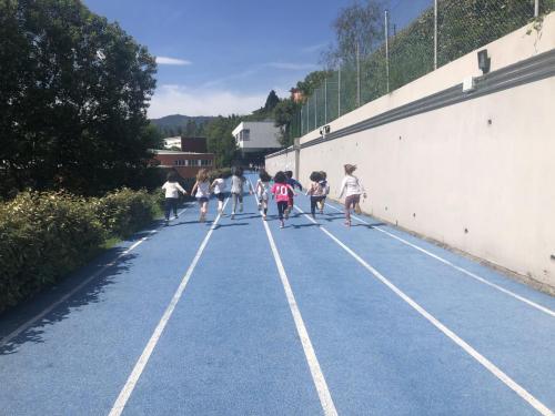 Proyecto STEM de pluviómetros, preparación para los exámenes oficiales, evento sobre el Campeonato Europeo de Atletismo y merendolas de fin de curso / STEM-Projekt mit Regenmessern, Vorbereitung auf offizielle Prüfungen, Event zur Leichtathletik Europameisterschaft und Abschlussfeiern am Ende des Kurses