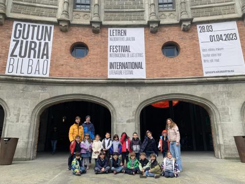 Excursión a la biblioteca del Centro Azkuna en Bilbao / Ausflug in die Bibliothek ins Centro Azkuna