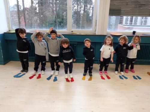 Sesión deportiva sobre el tema del invierno / Sporteinheit zum Thema Winter