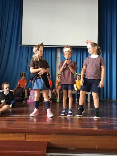 Einschulungsfeier / Ceremonia de ingreso a primaria