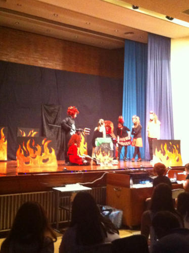 El Teatro/Das Theater